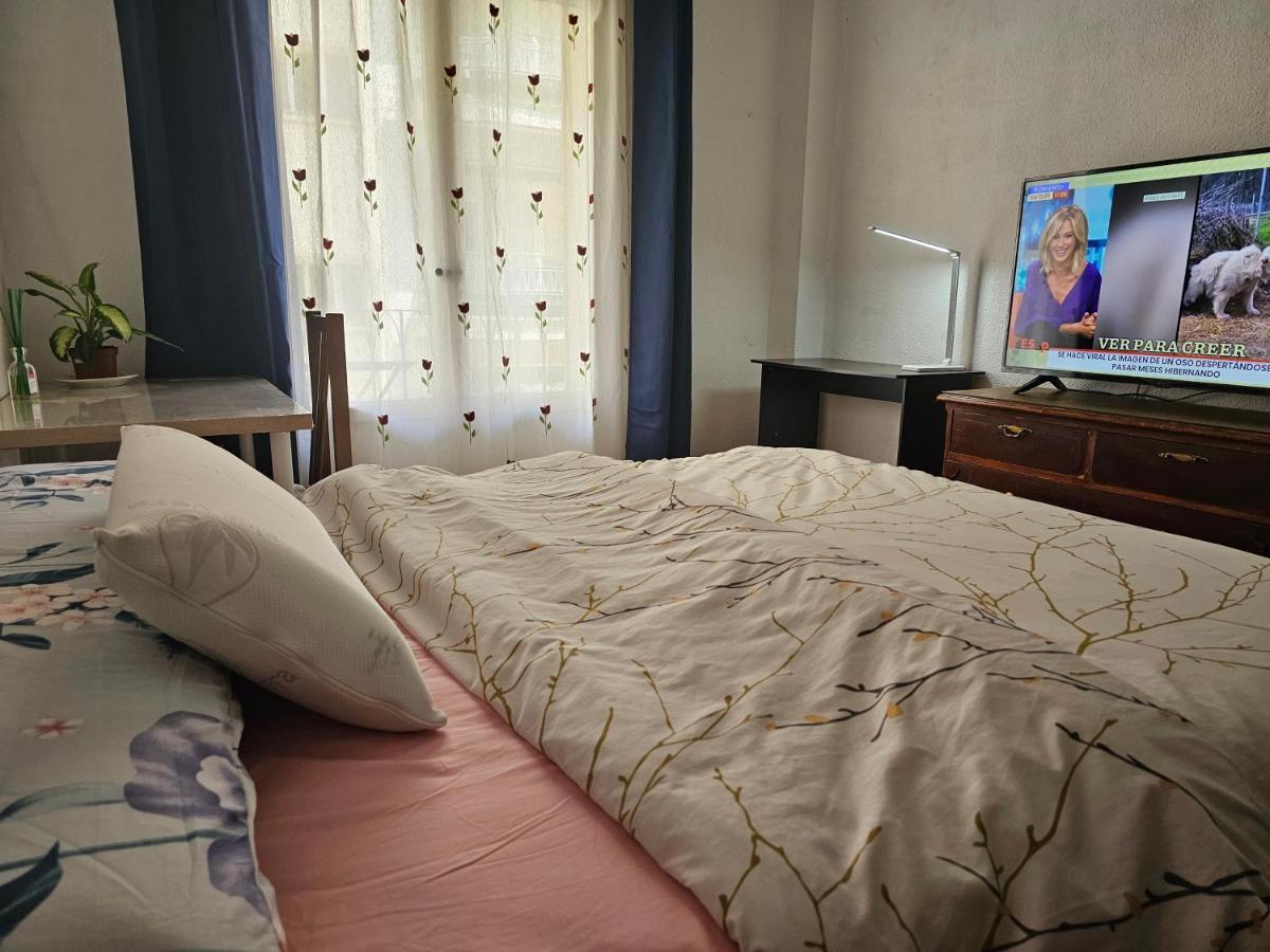 Centrica Habitacion Bed & Breakfast Madrid Dış mekan fotoğraf