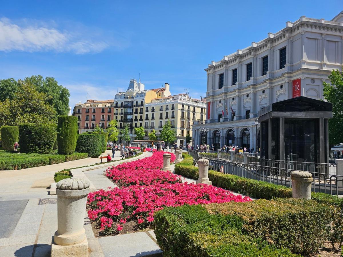 Centrica Habitacion Bed & Breakfast Madrid Dış mekan fotoğraf